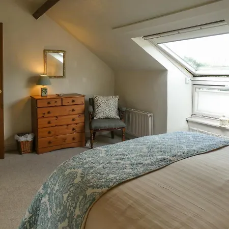3 Watershed Cottages セトル
